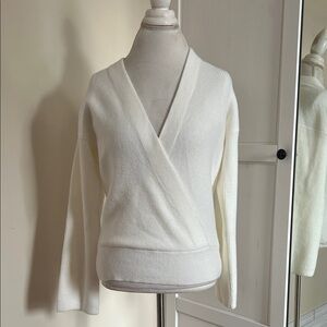 Ann Taylor Cream Ribbed Wrap Surplice V-Neck Sweater Size Small